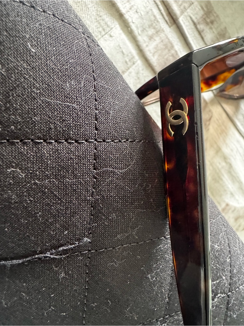 Authentic CHANEL Tortoiseshell Cat-Eye Sunglasses - Brown - Picture 3 of 7
